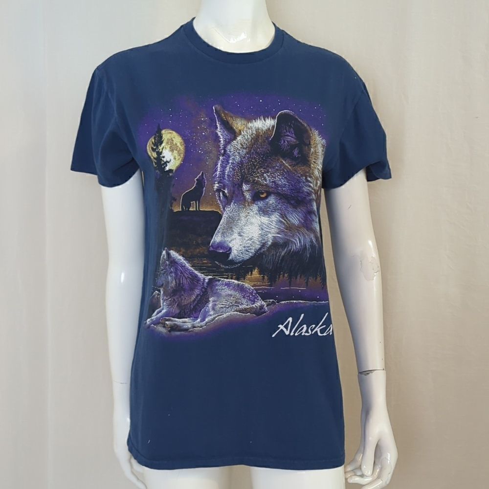 Alaska Tee Shirt Wolf Design Short Sleeves Size Medium
